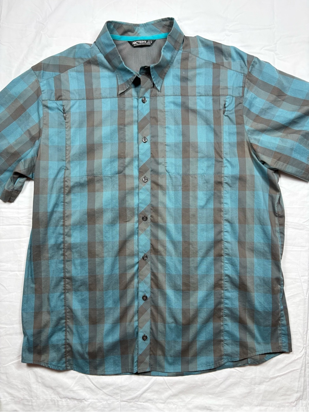 Arc'teryx Men’s Short Sleeve Plaid Button-Down Shirt - Teal & Gray